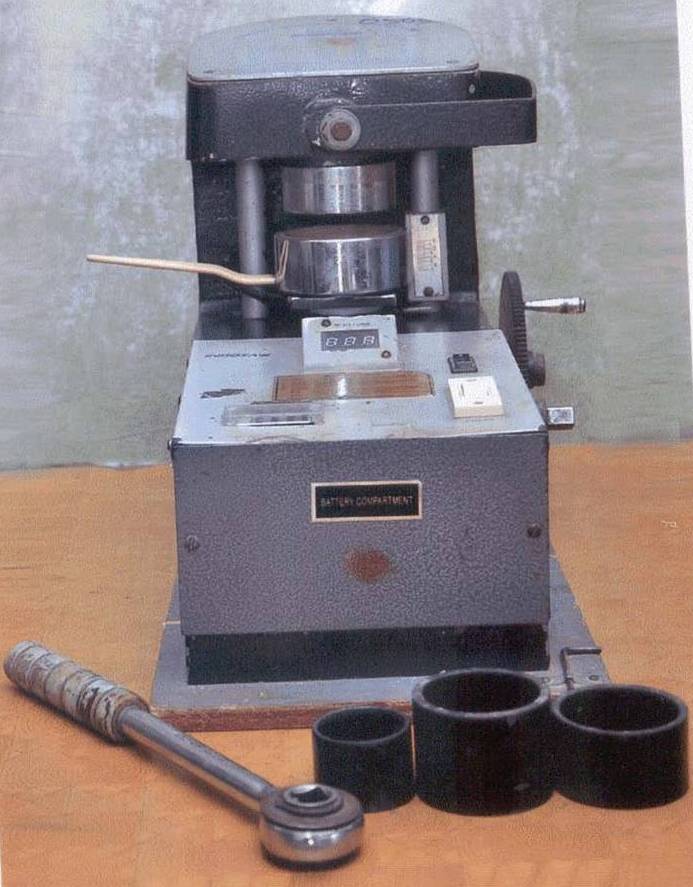 Universal Digital Moisture Meter