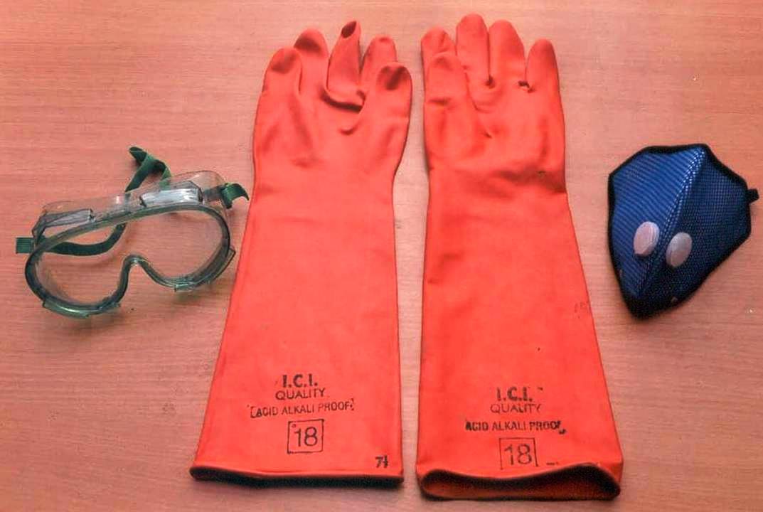 Google,Gloves and Mask